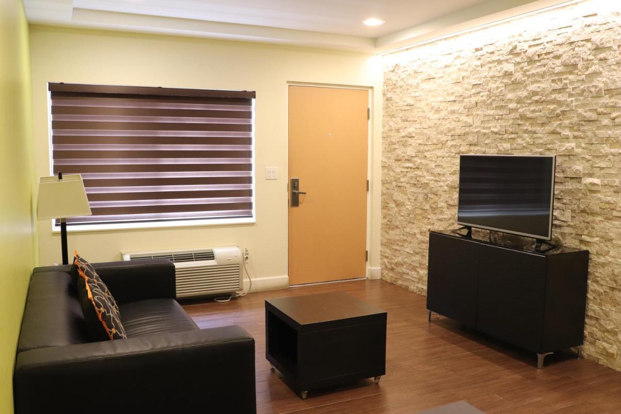 Curtis Inn & Suites Hollywood Esterno foto