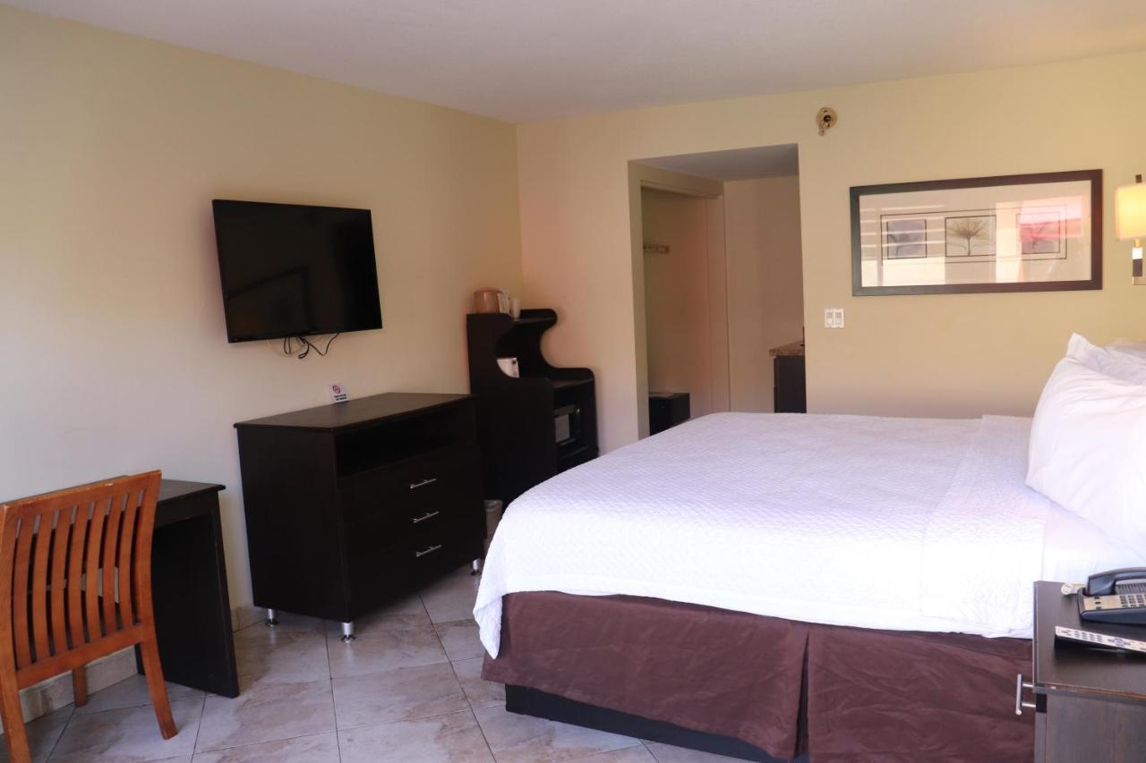 Curtis Inn & Suites Hollywood Esterno foto