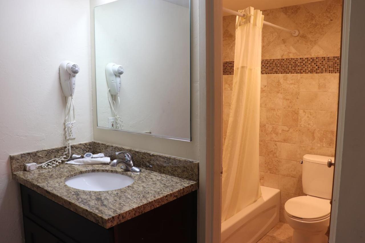 Curtis Inn & Suites Hollywood Esterno foto