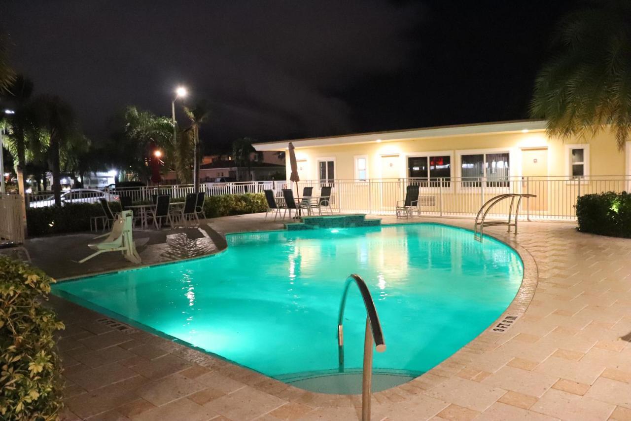 Curtis Inn & Suites Hollywood Esterno foto