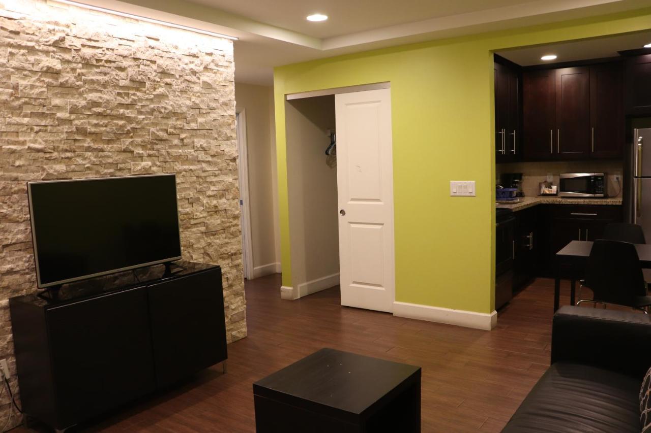 Curtis Inn & Suites Hollywood Esterno foto