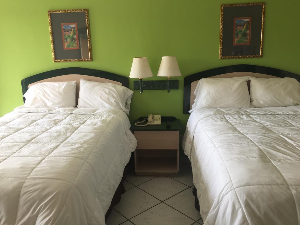 Curtis Inn & Suites Hollywood Esterno foto