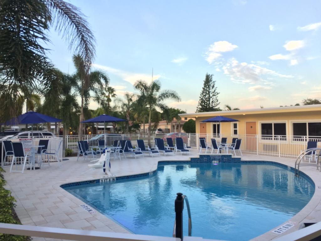 Curtis Inn & Suites Hollywood Esterno foto