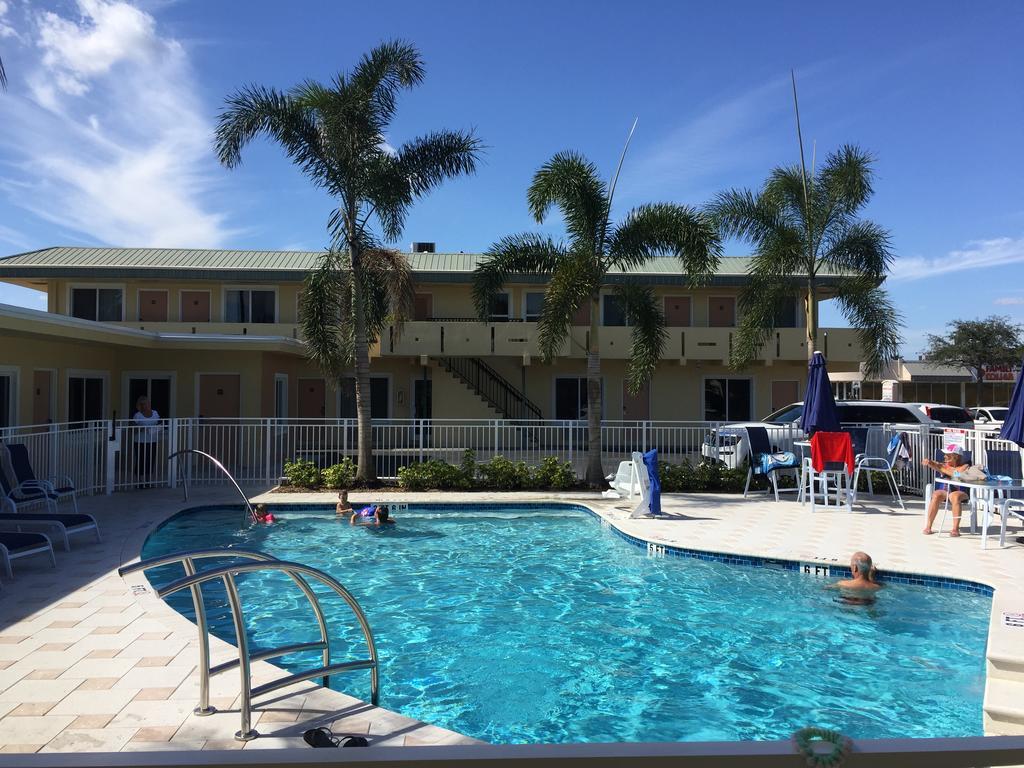 Curtis Inn & Suites Hollywood Esterno foto