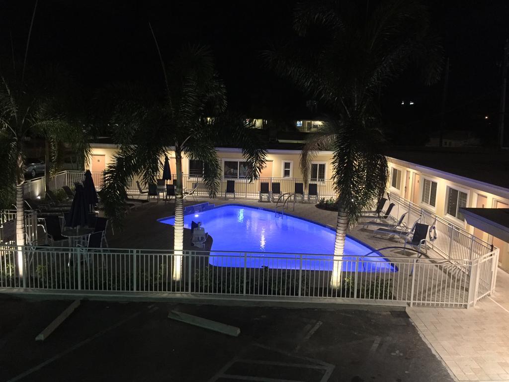Curtis Inn & Suites Hollywood Esterno foto